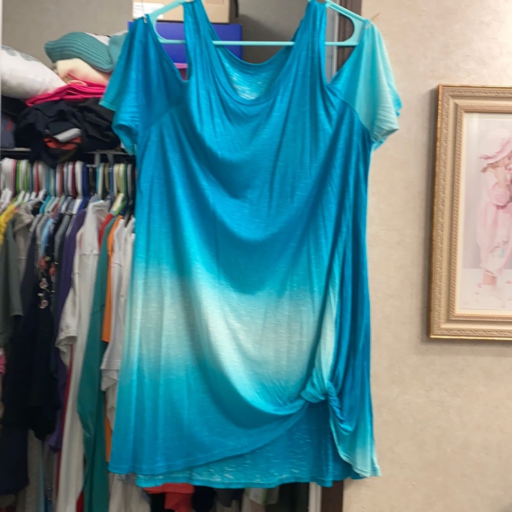 Cold shoulder top